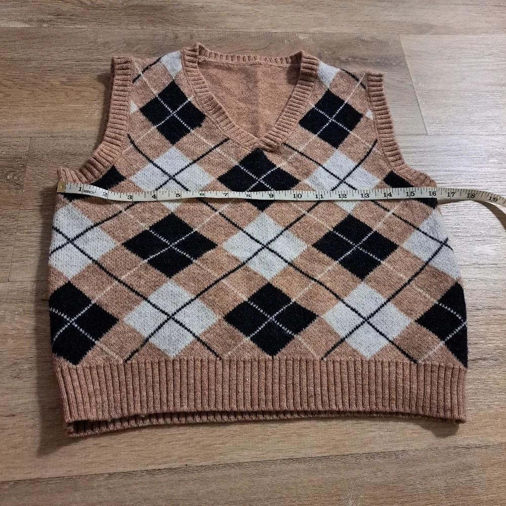 SHEIN V-Neck Vest Tan Black White Argyle Patterned Sweater Women's Size O/S