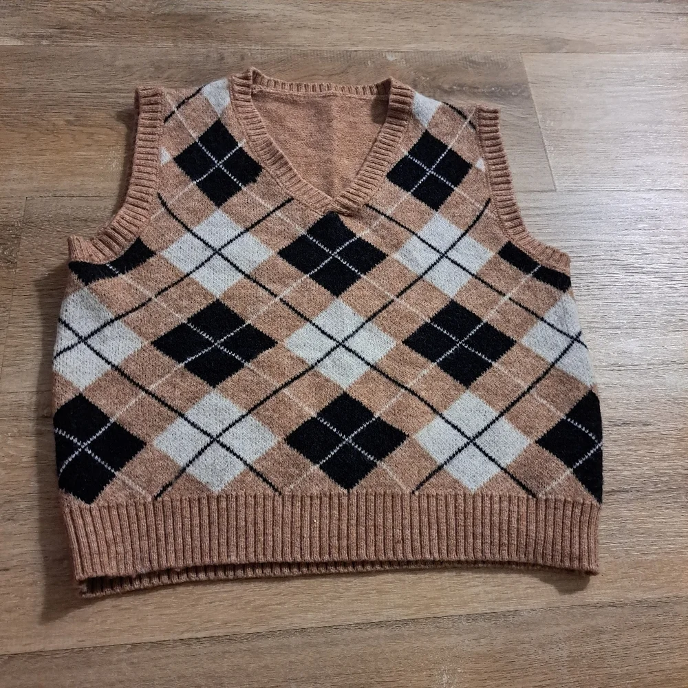 SHEIN V-Neck Vest Tan Black White Argyle Patterned Sweater Women's Size O/S