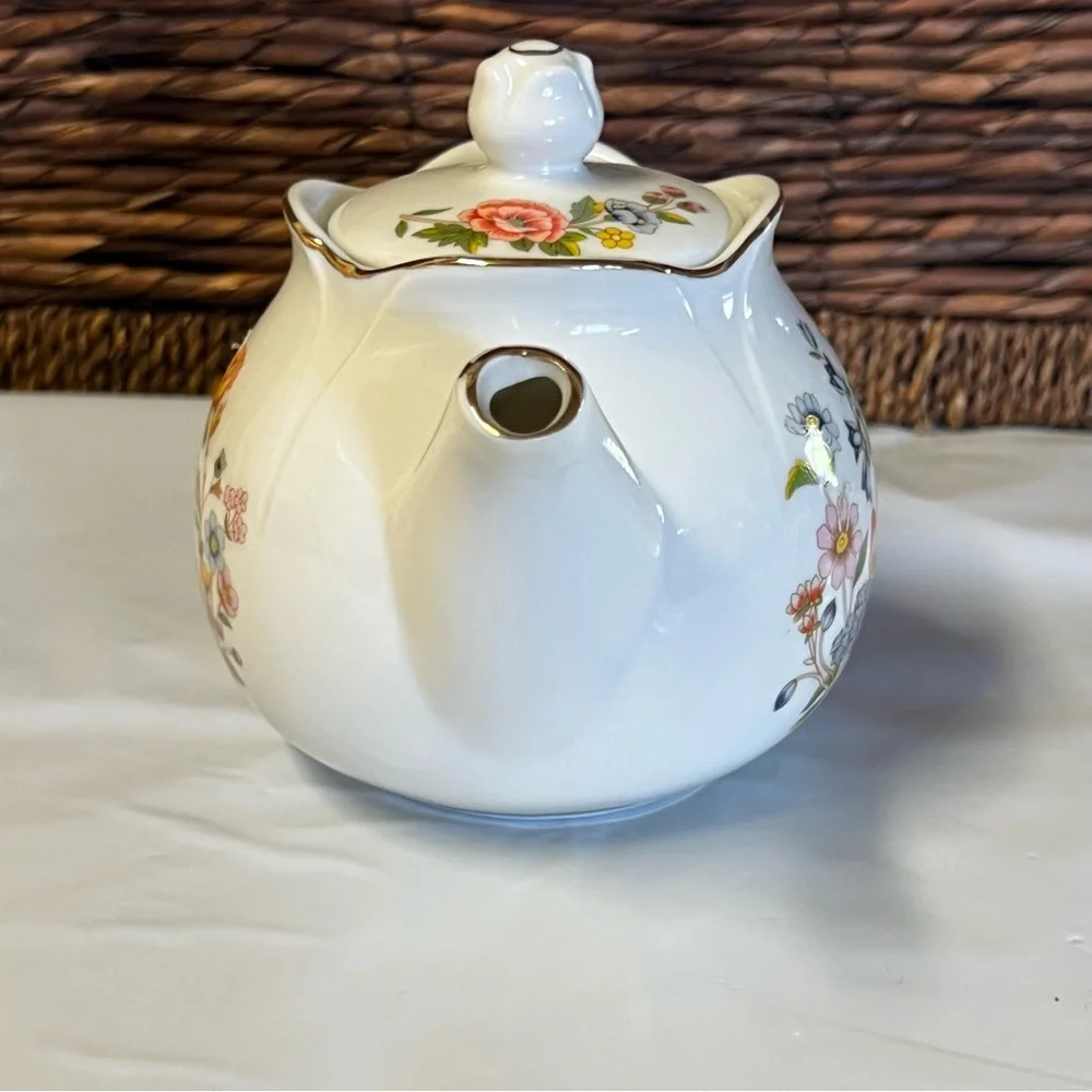 Robinson Design Group vintage teapot