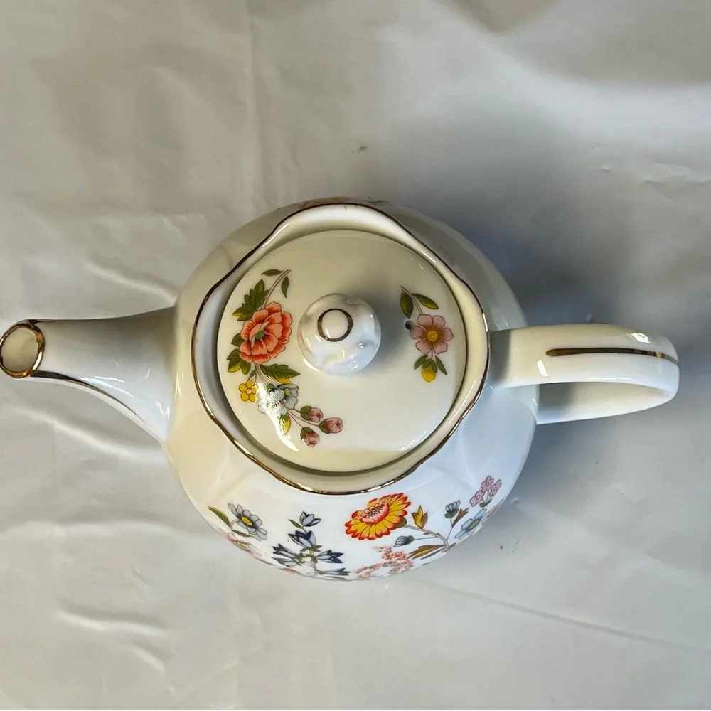 Robinson Design Group vintage teapot