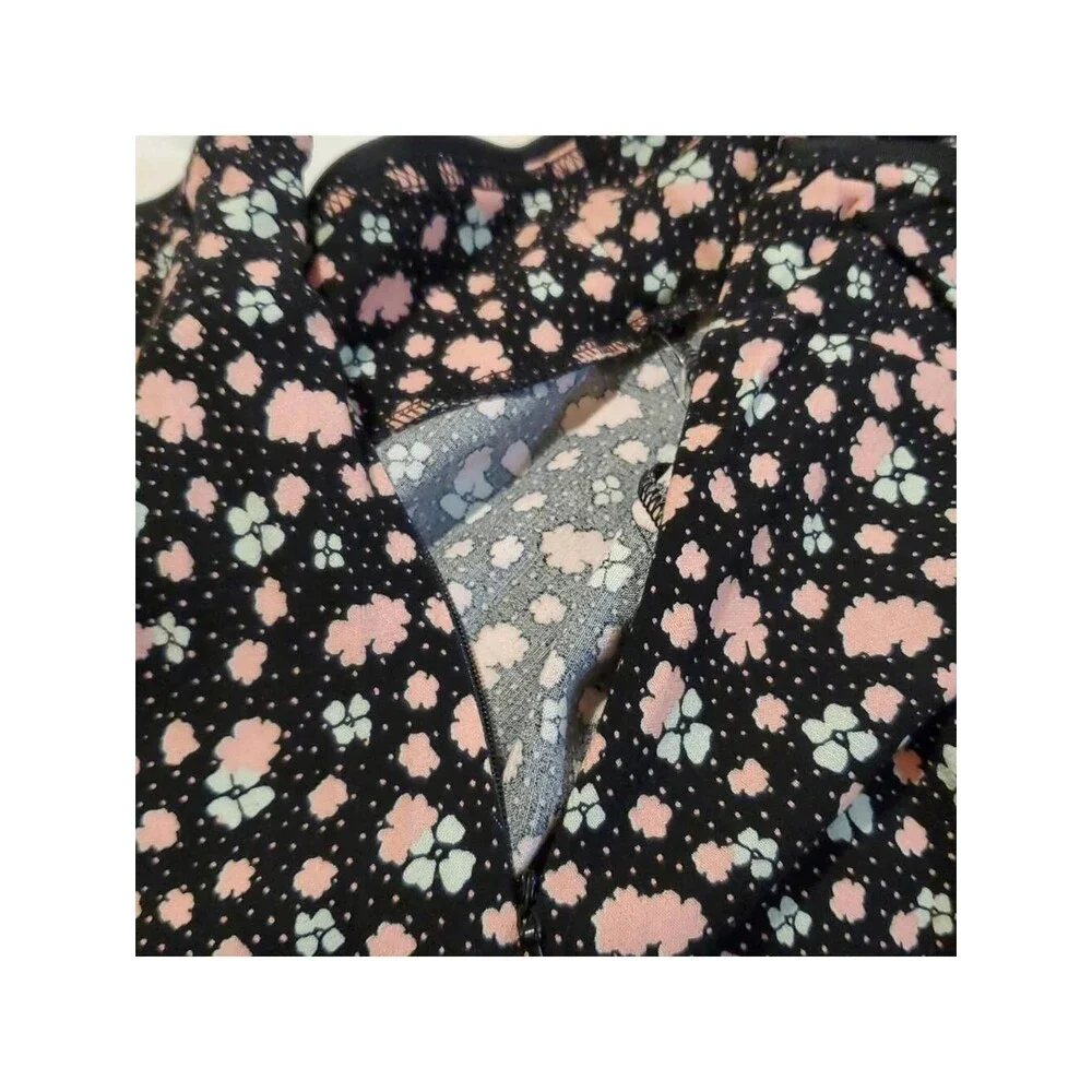 Free People background features pink