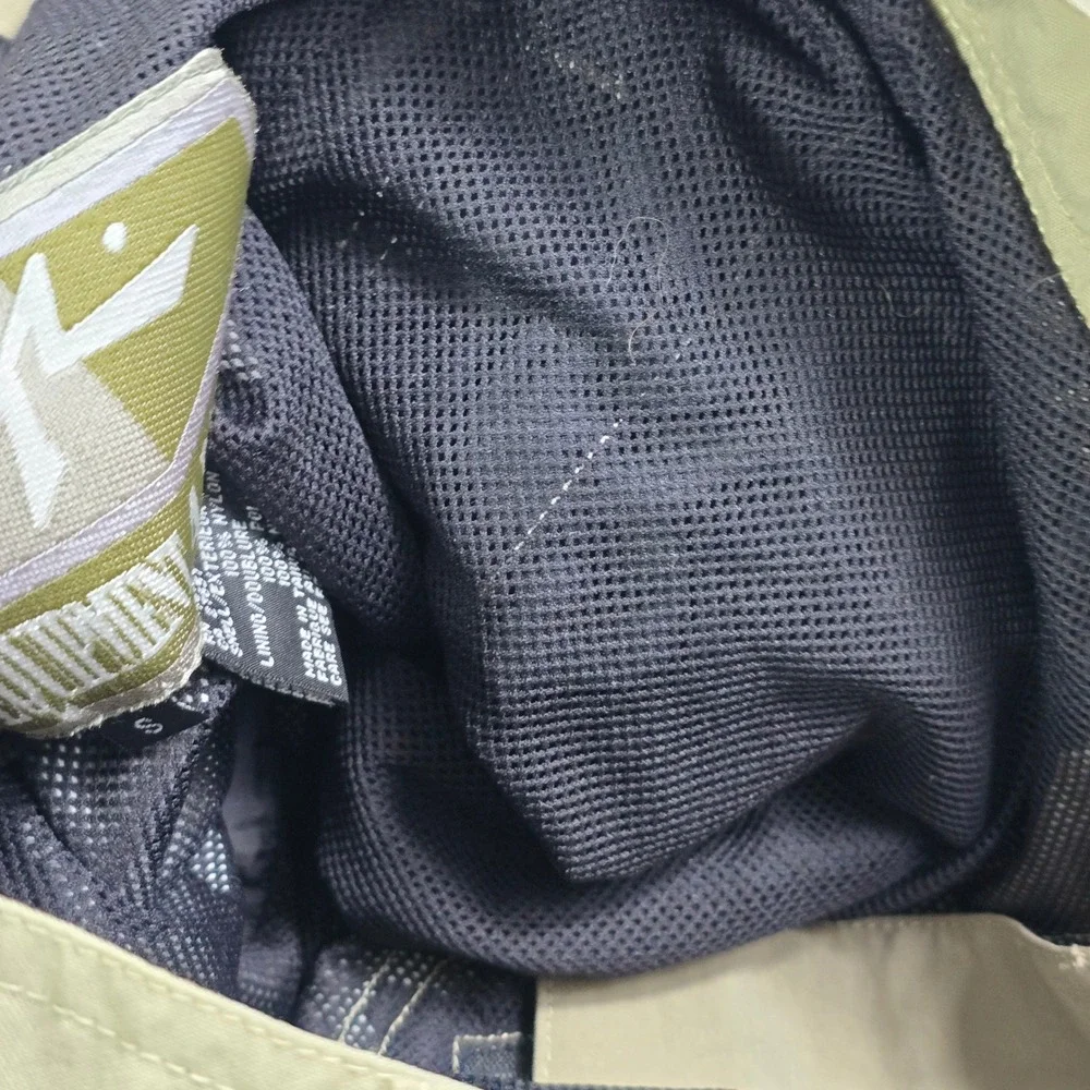 Rusty visible pocket 14
