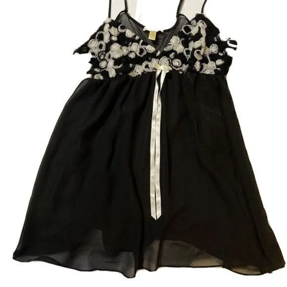 FLORA NIKROOZ Size L Black Floral Embellished Chemise‎ Gown