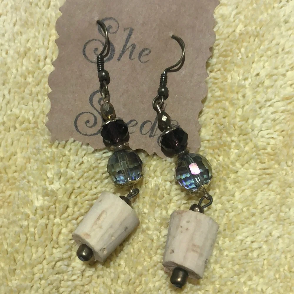 🛍Handcrafted New Wine earrings‎