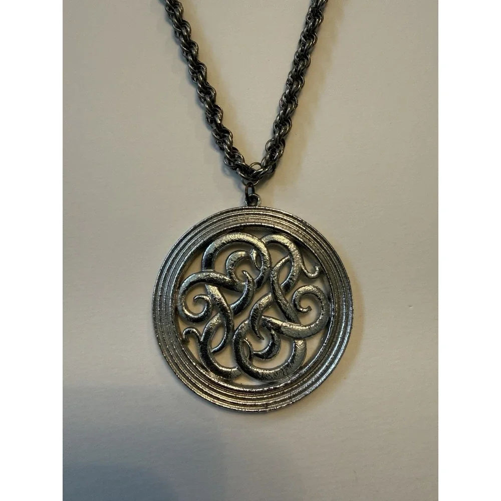 Lisner Jewelry vtg linser