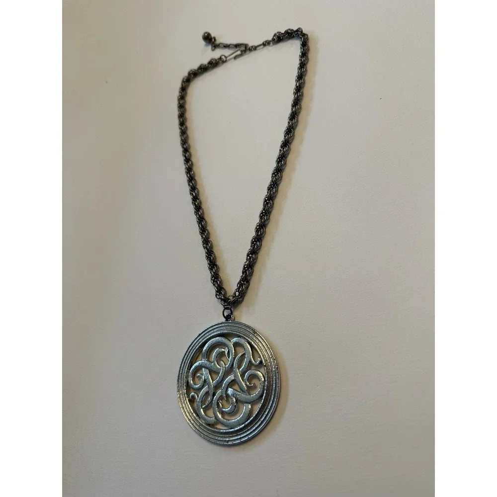 Lisner Jewelry vtg linser