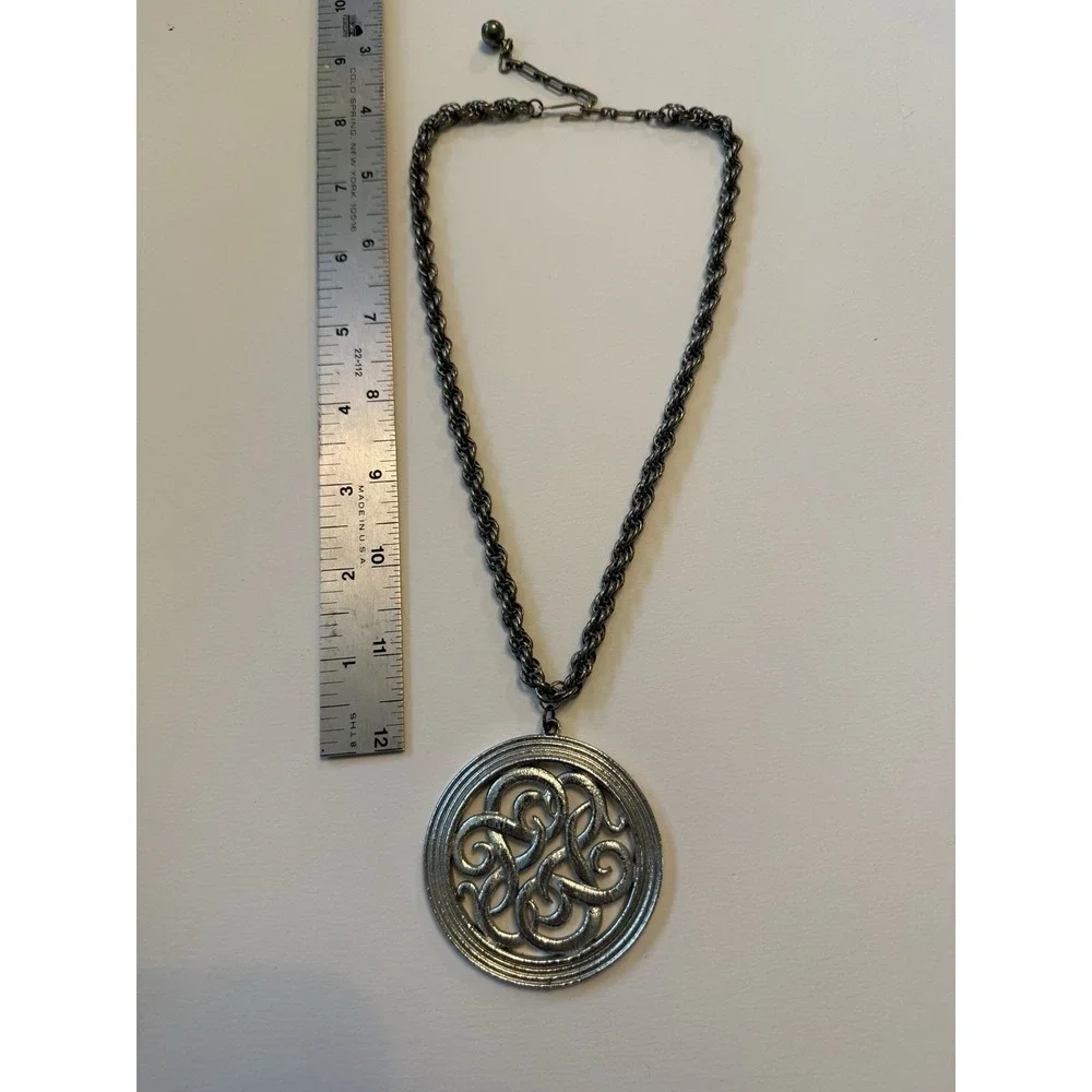 Lisner Jewelry vtg linser