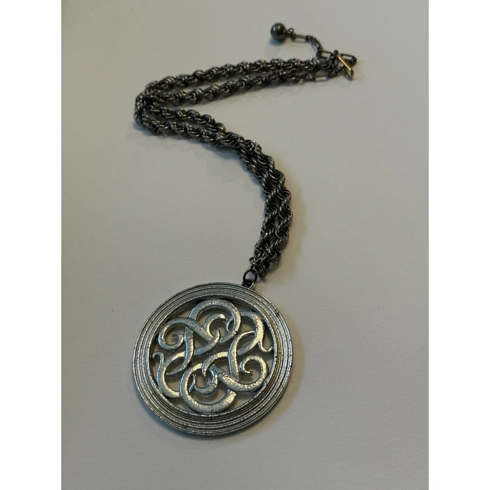 Lisner Jewelry vtg linser