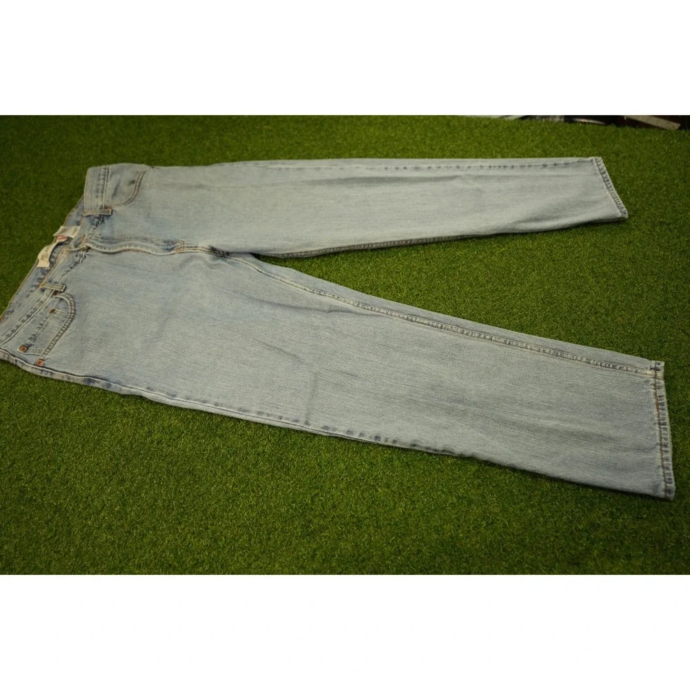 Levis levi 550