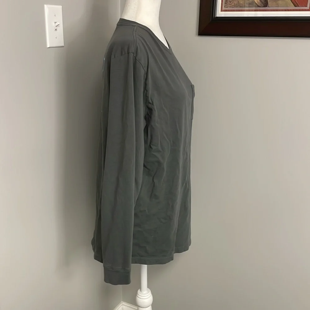 Vineyard Vines embrace relaxed