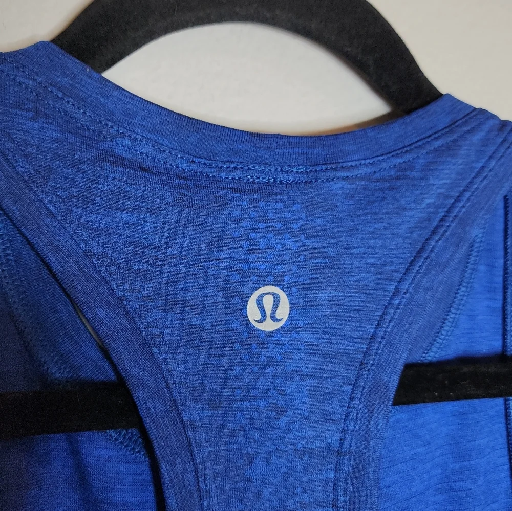 Lululemon Swiftly‎ Tech Racerback Blue Tank Size 8