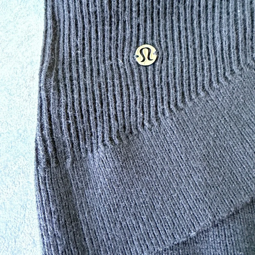 Lululemon‎ Women's Reversible Crossover Sweater Black XS Athleisure Minimalist