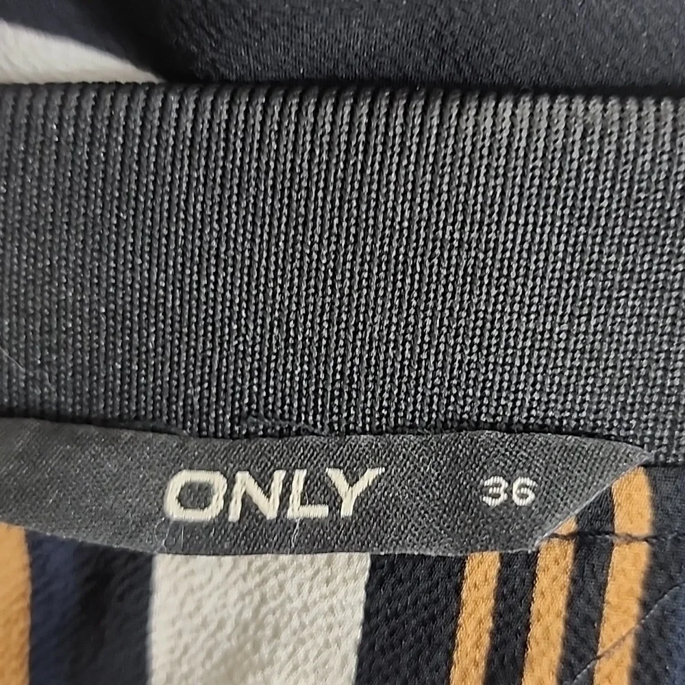 Only women zip