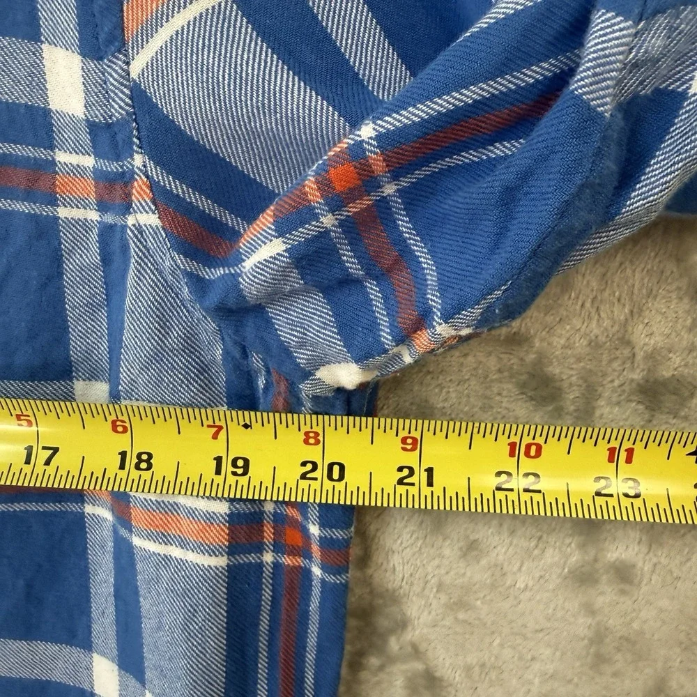 Chika-D flannel by gators
