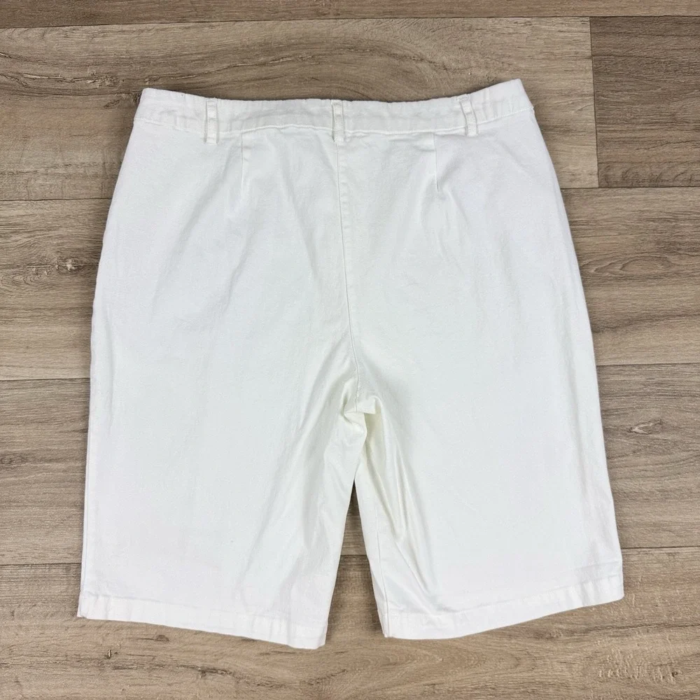 Chadwicks‎ Of Boston Womans Size 16 White Cotton Blend Bermuda Shorts Chino