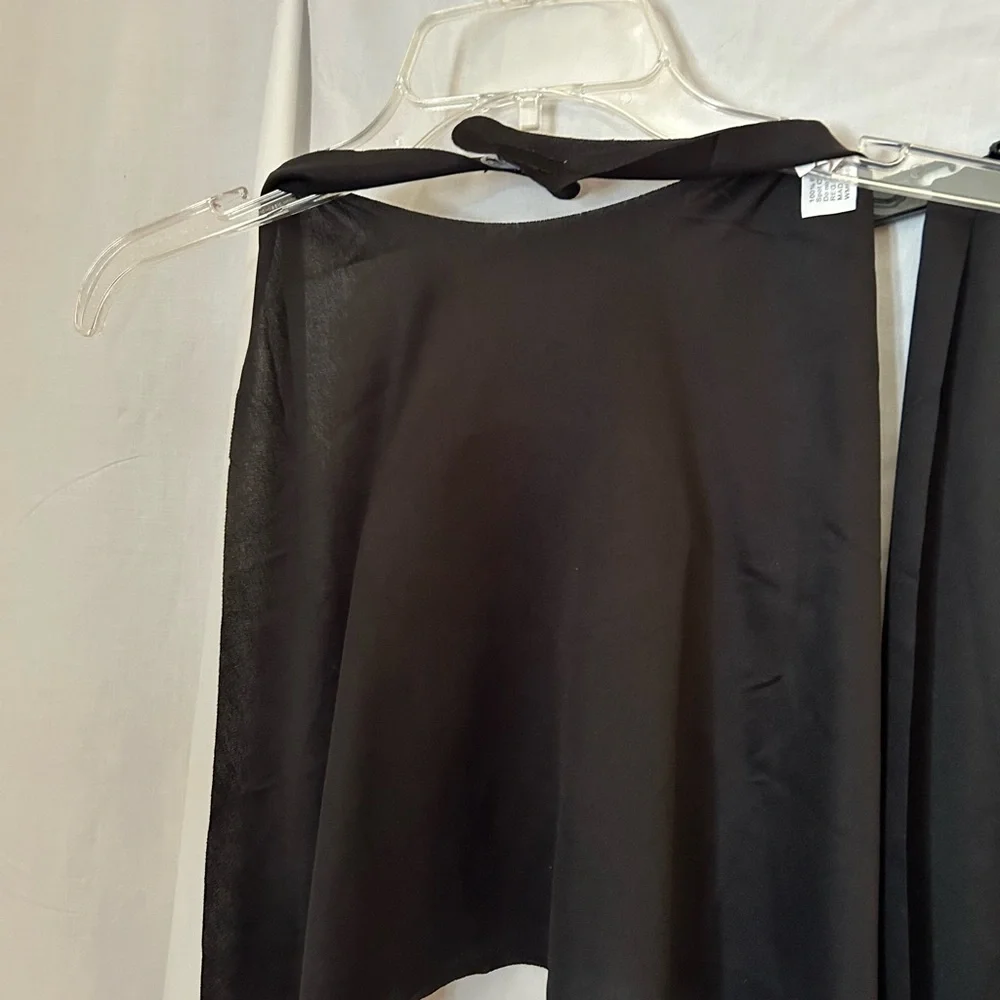 N/A black cape