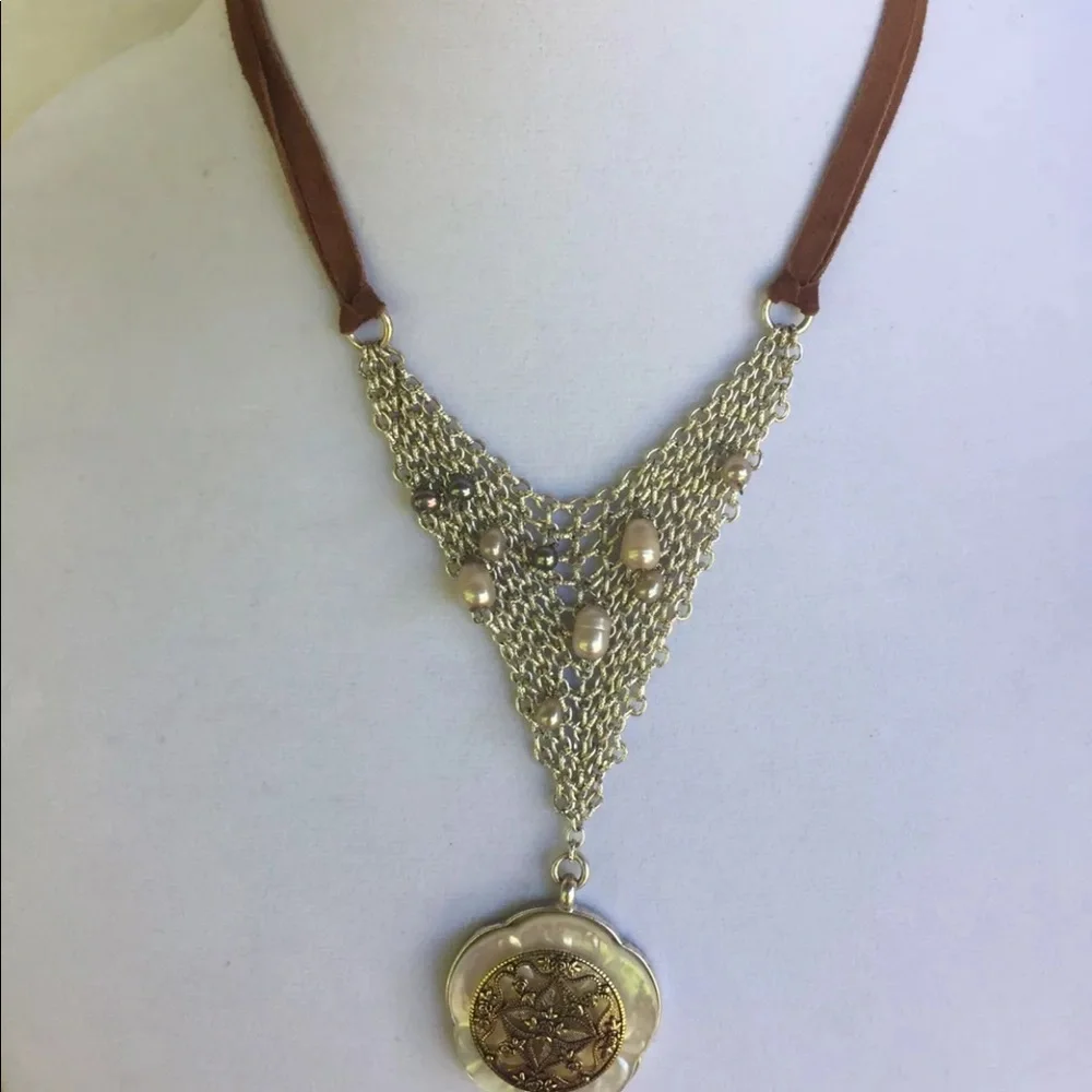 KENNETH COLE NECKLACE Beaded silver tone‎ leather