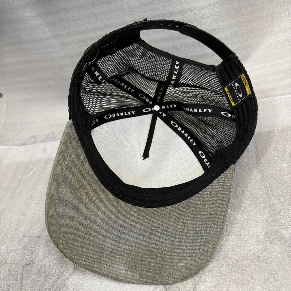 Oakley back mesh