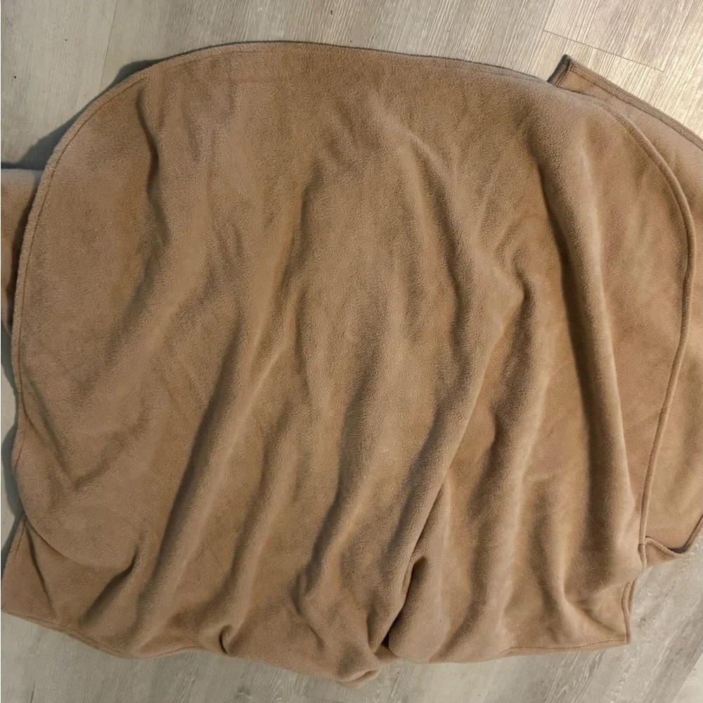 East 5th elegant beige