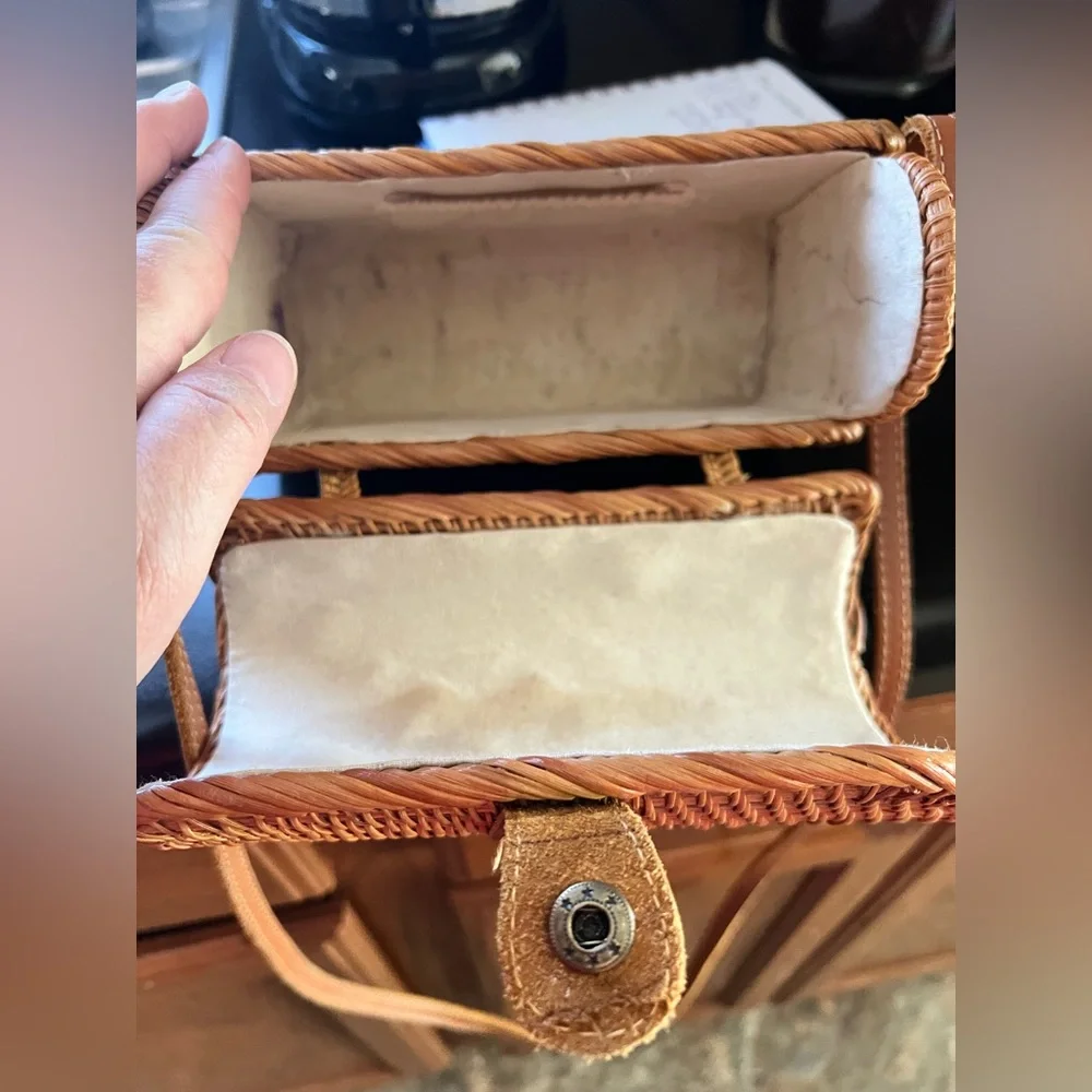 Mini envelope rattan crossbody bag snap closure leather strap linen interior