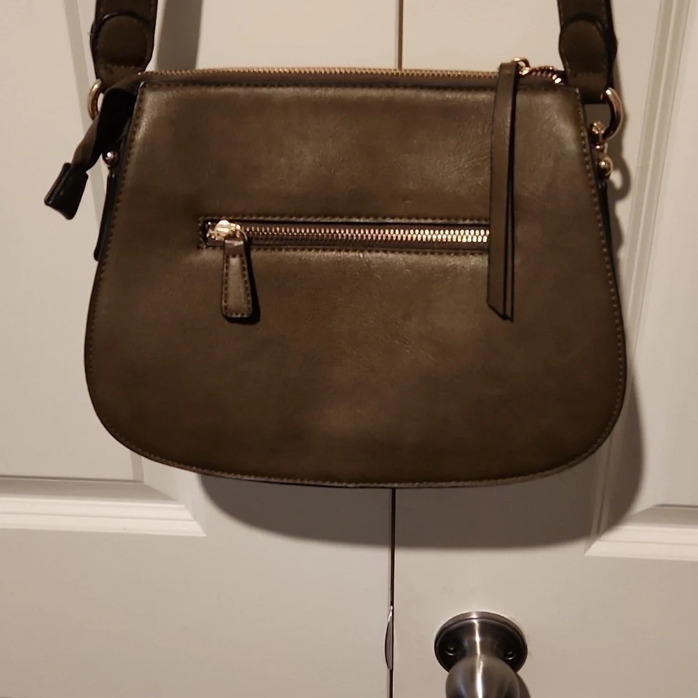Kate and Ale olive saddle