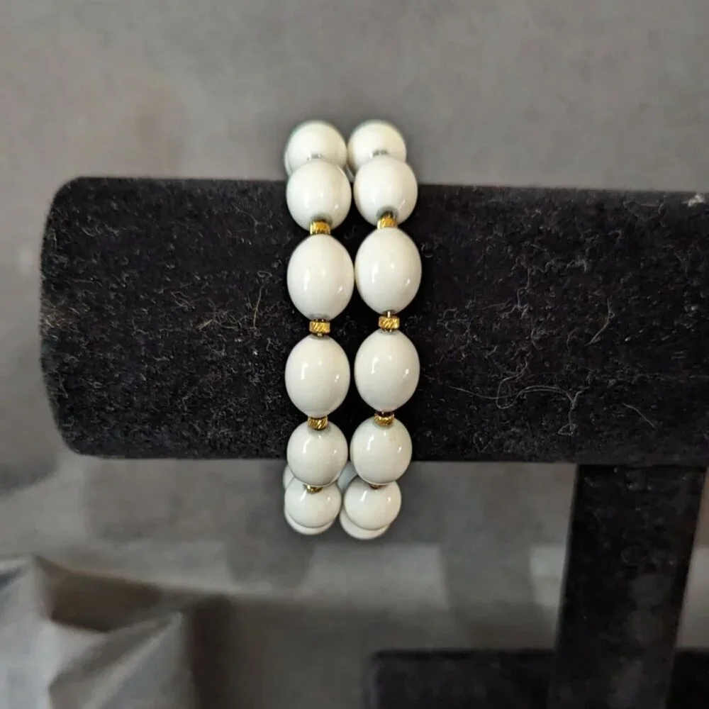 Vintage Monet Double Strand Lucite Beaded Bracelet white gold‎ tone  7 inch