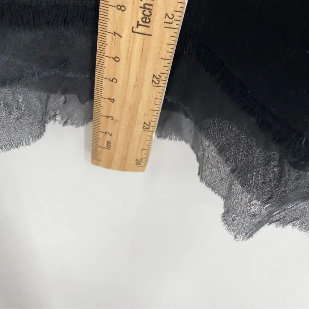 Lafayette 148 New York waist edging
