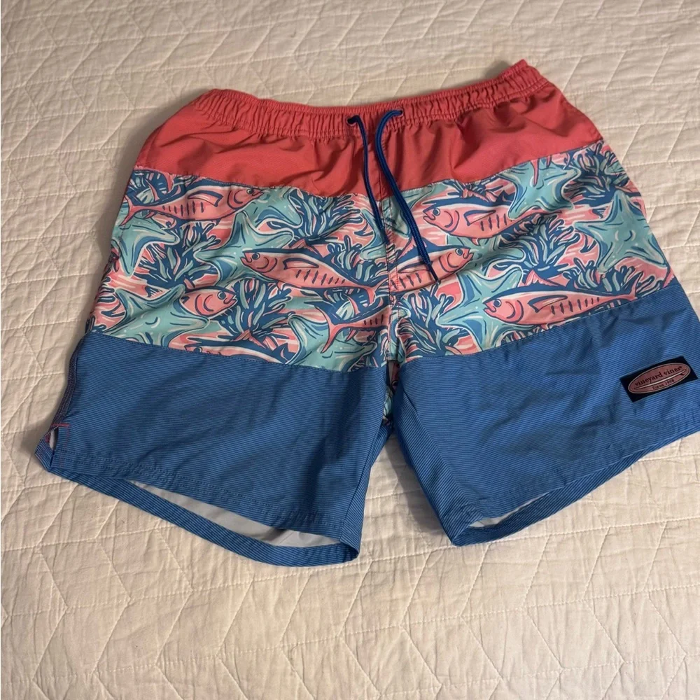 Vineyard vines‎ 7 inch printed swim trunks size small Brand new without tags