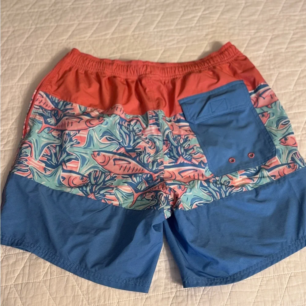 Vineyard Vines questions leave