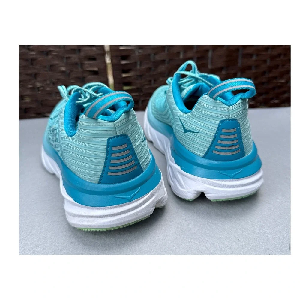Hoka One One hoka one