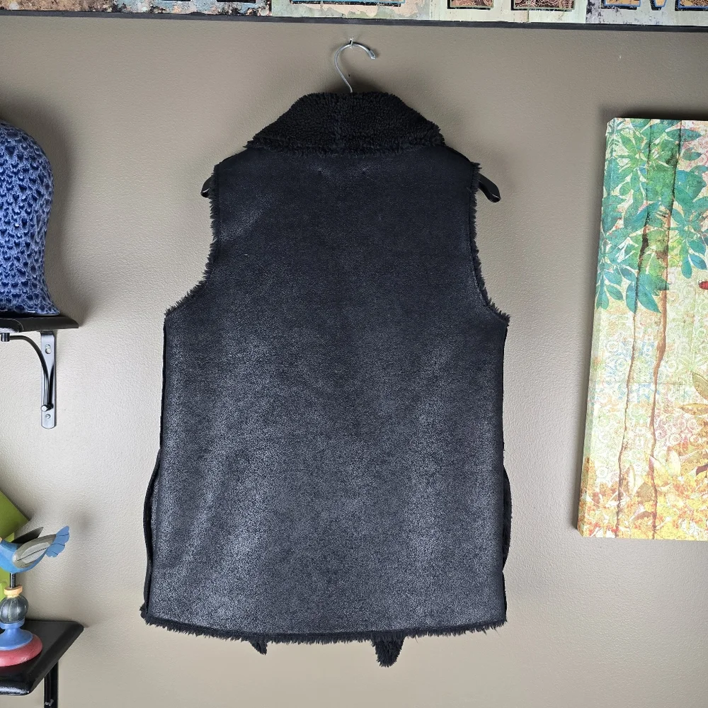 Anthropologie approximate fur