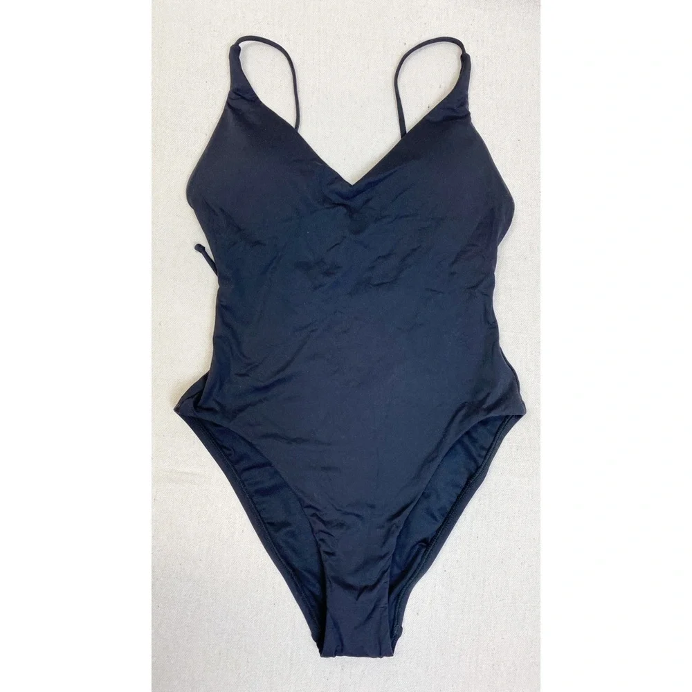 Victorias Secret flattering neck