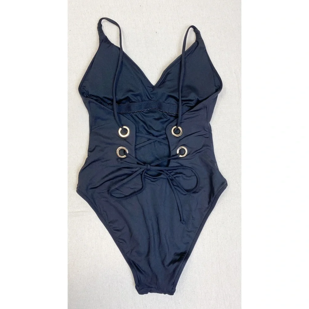 Victorias Secret flattering neck