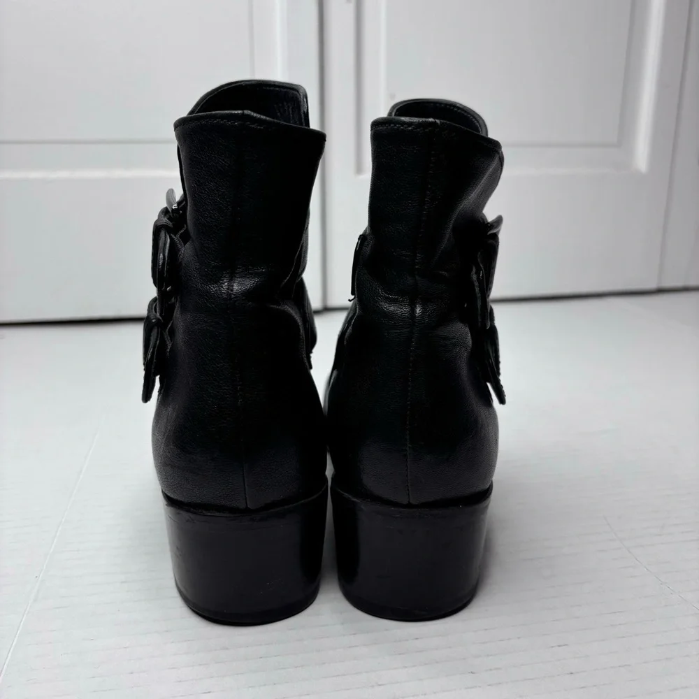Stuart Weitzman excellent pre