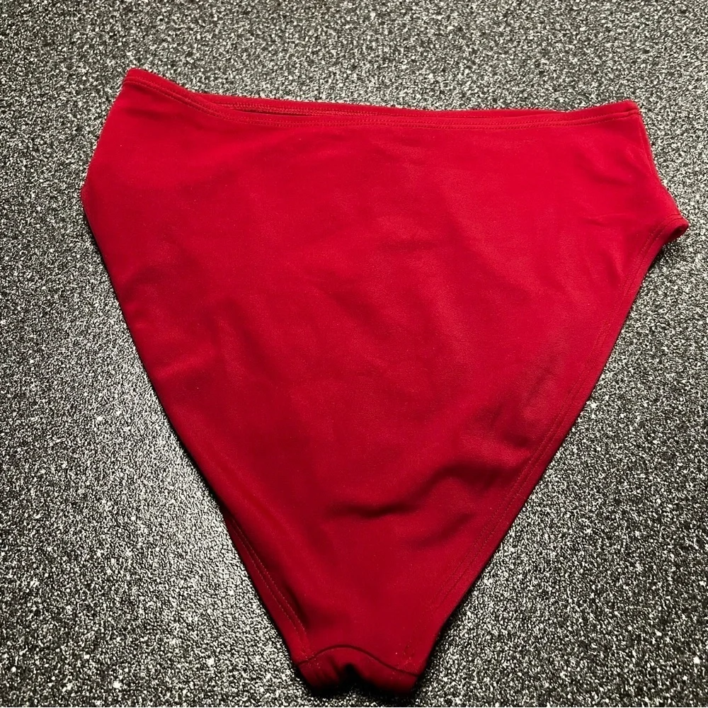 Shade & Shore chic red