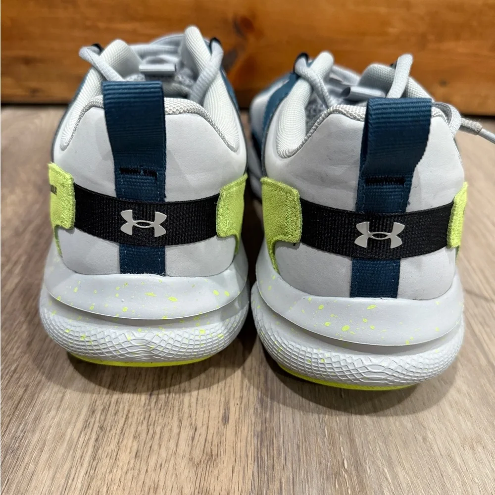 Under Armour size 11