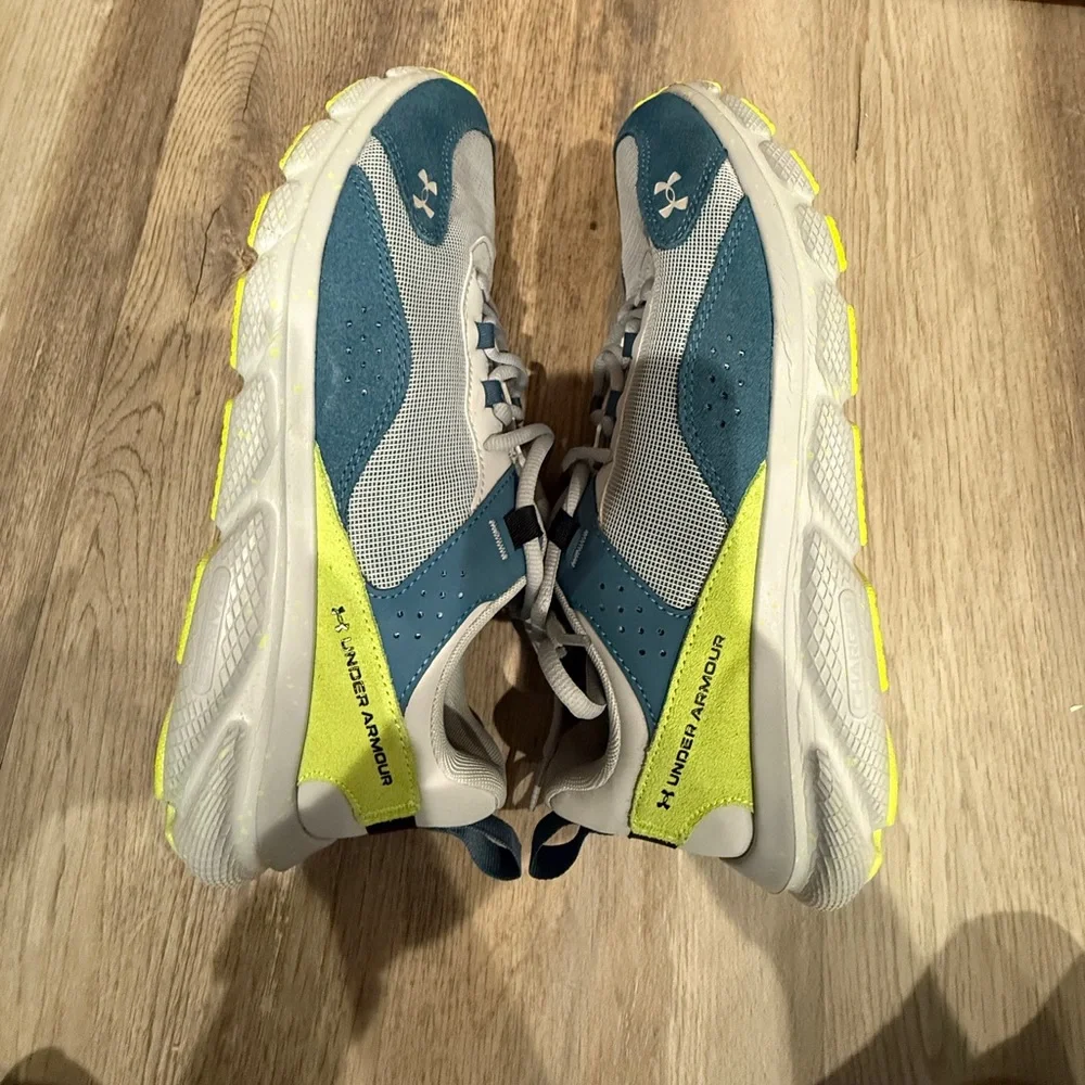 Under Armour size 11