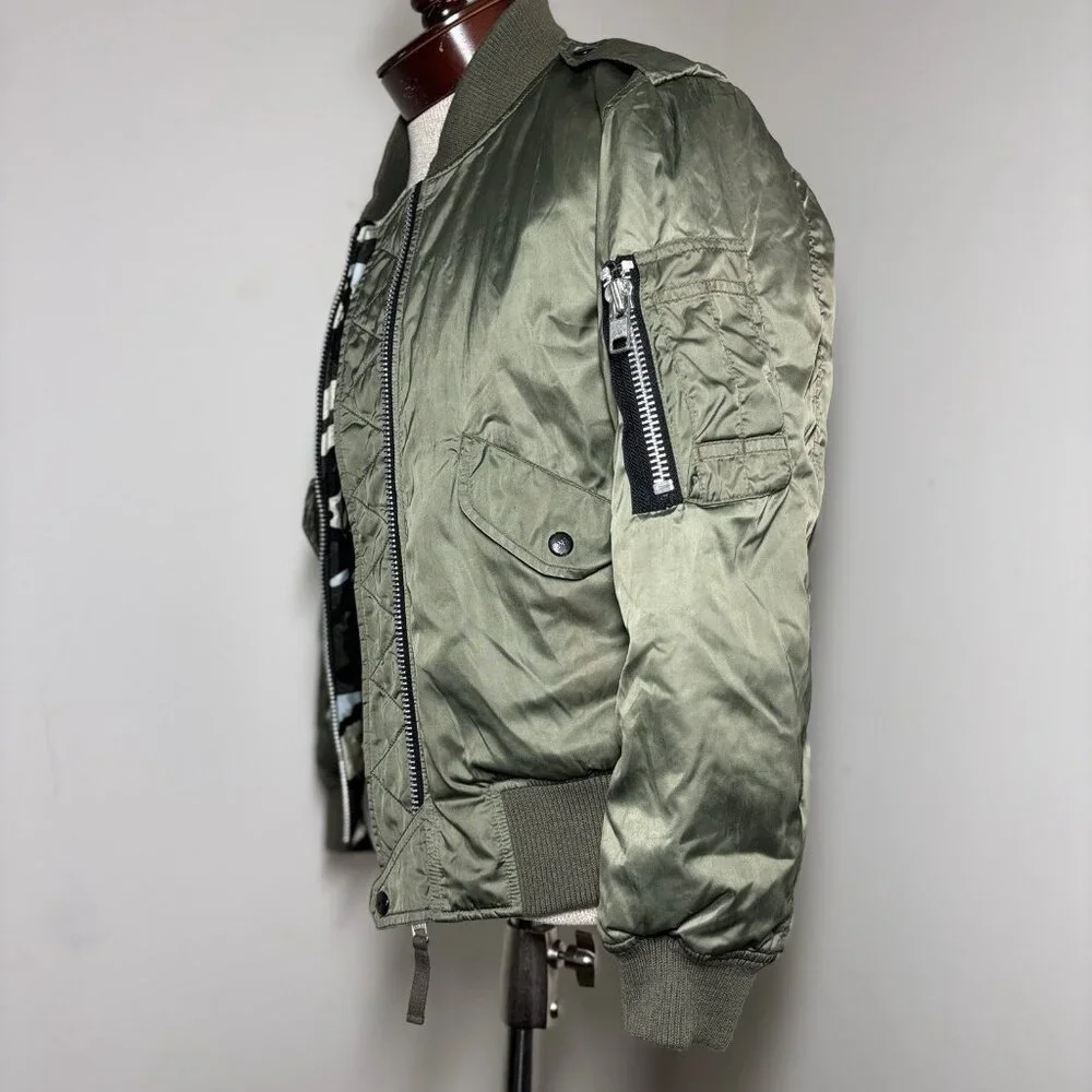 Sam zip up