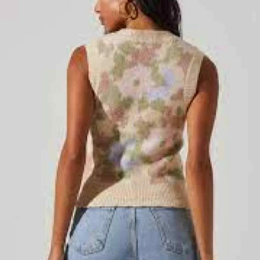 Astr label floral