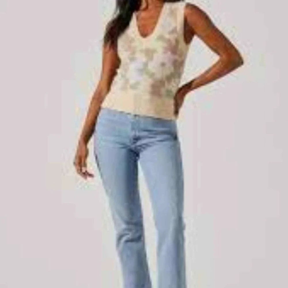 Astr label floral