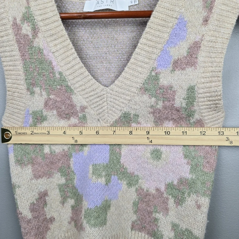 Astr label floral