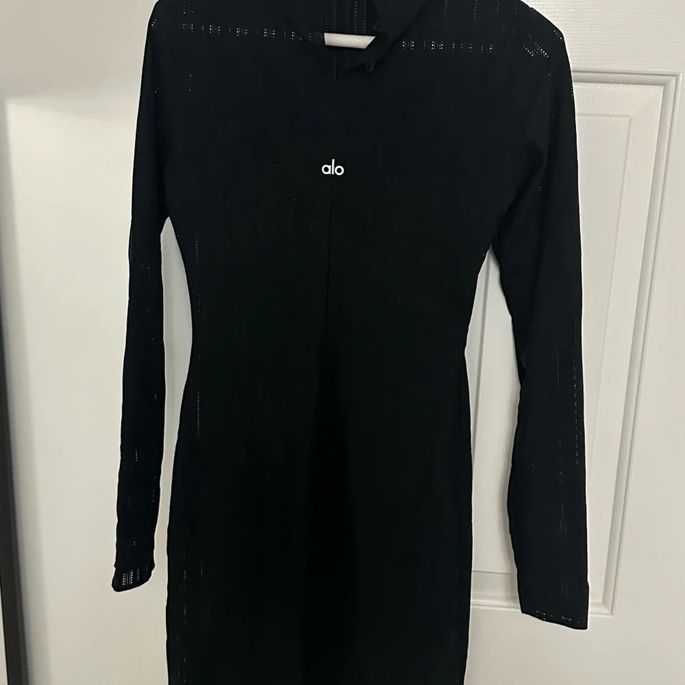 ALO Yoga chic black