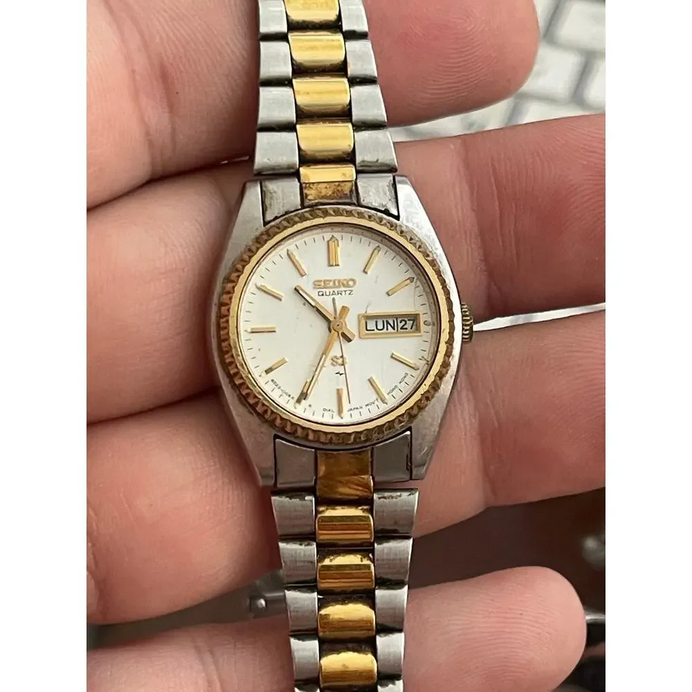 Seiko women gold