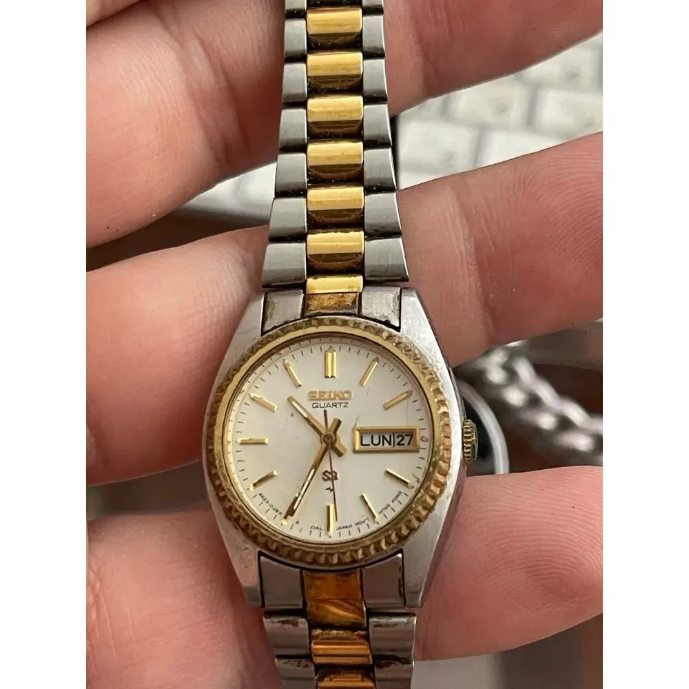 Seiko women gold