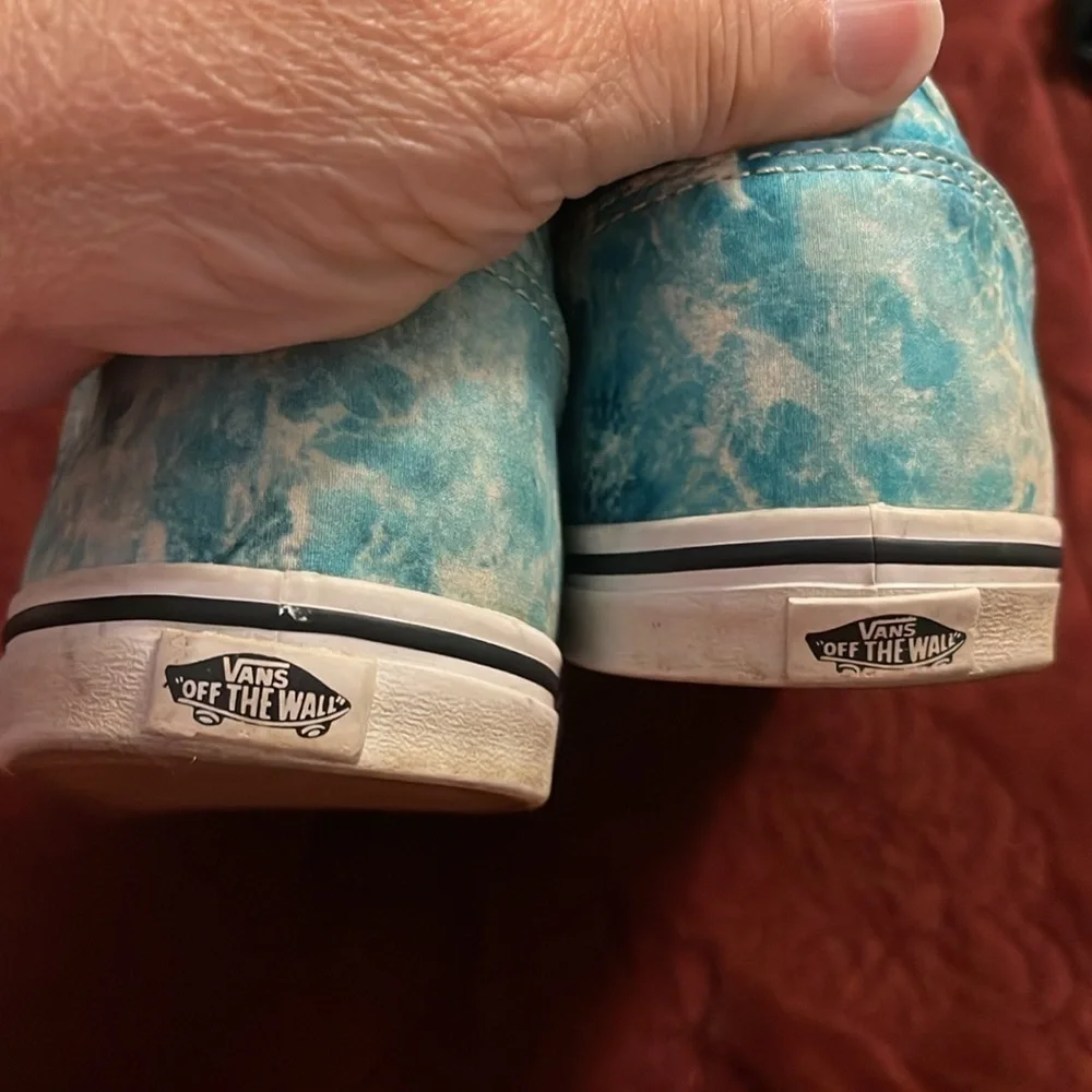 Vans  coastal cloud blue & white women’s size 9 canvas shoes Beach walking shoes