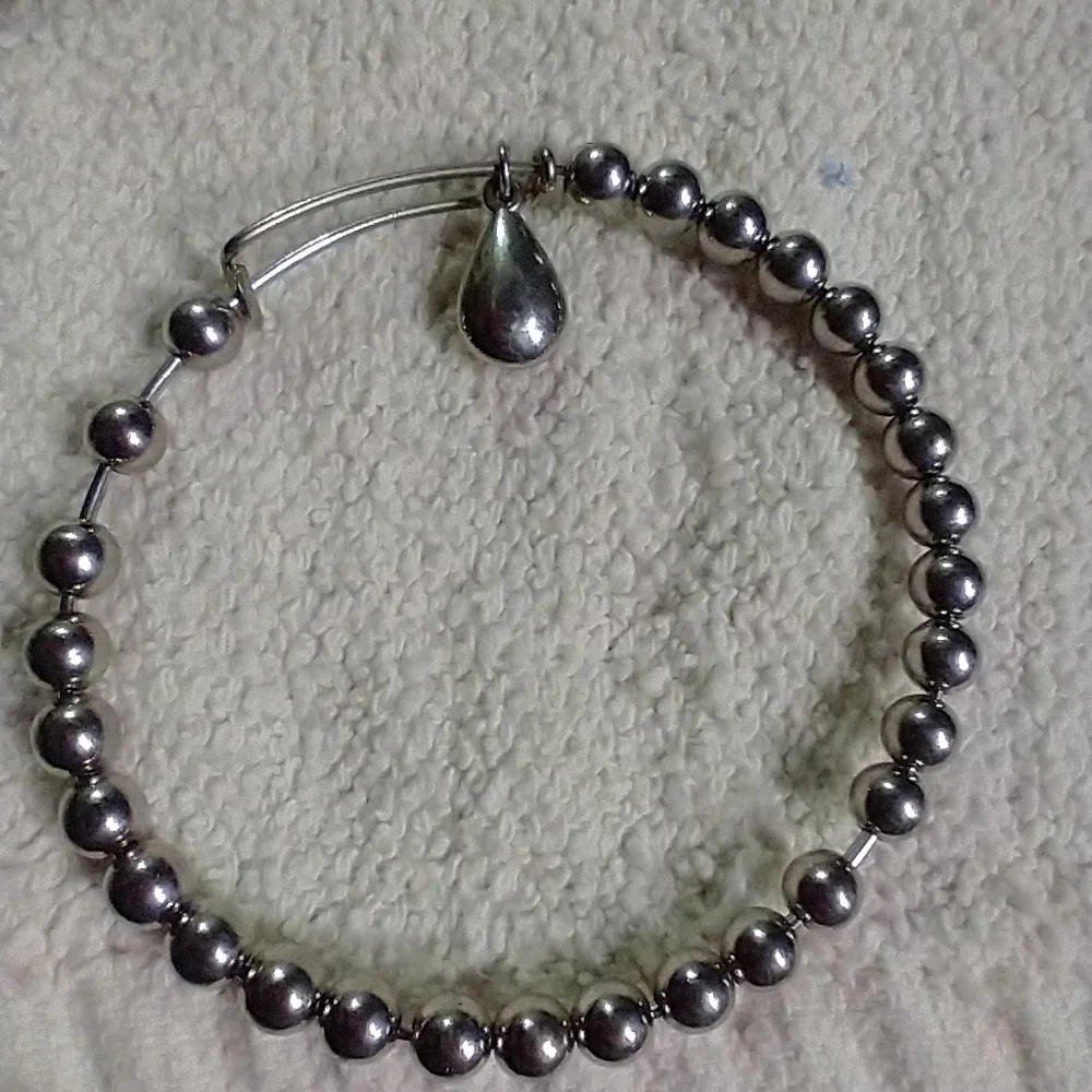 Vintage silvertone beaded
