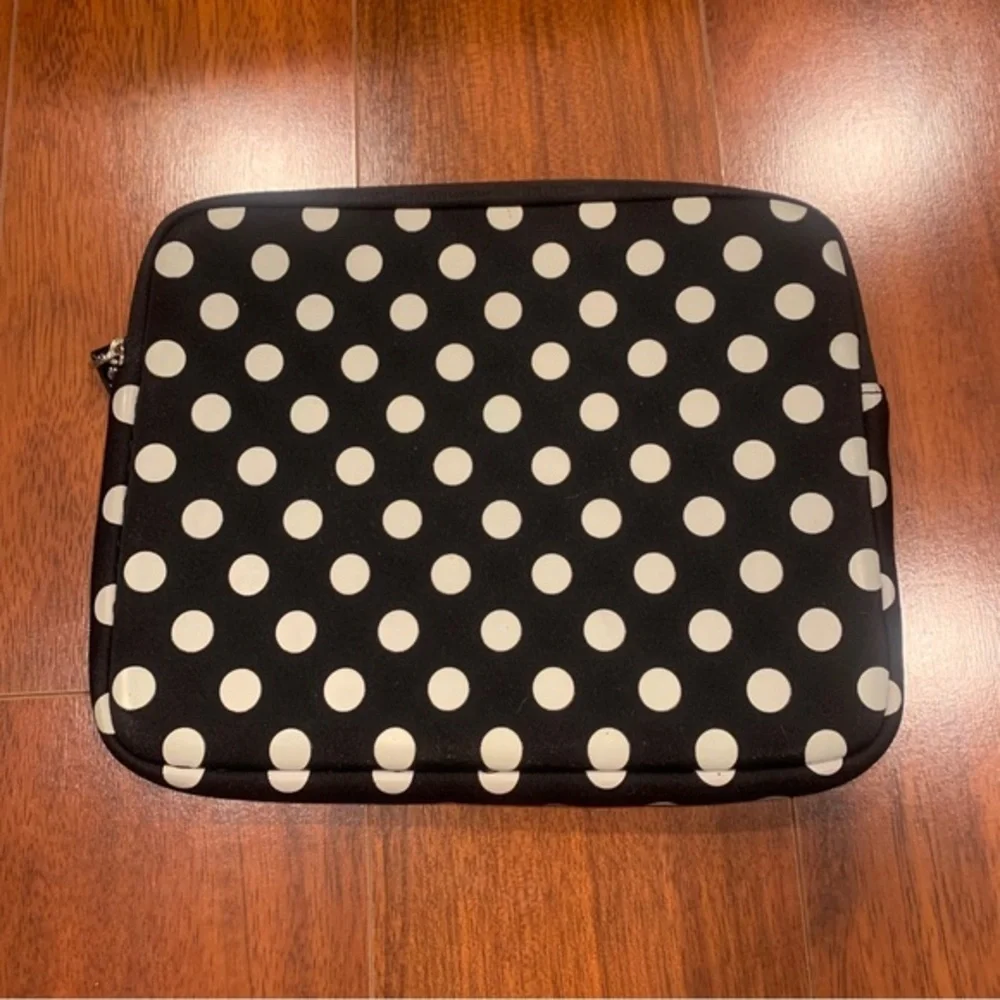 Kate Spade New York Tablet Case Travel Bag Black‎ And White Polka Dot
