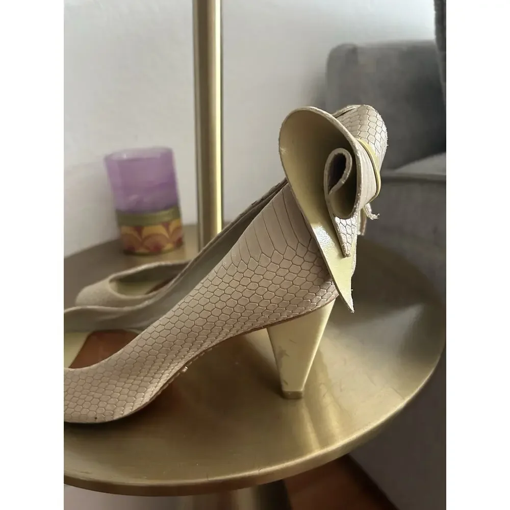 SCHUTZ embossed leather