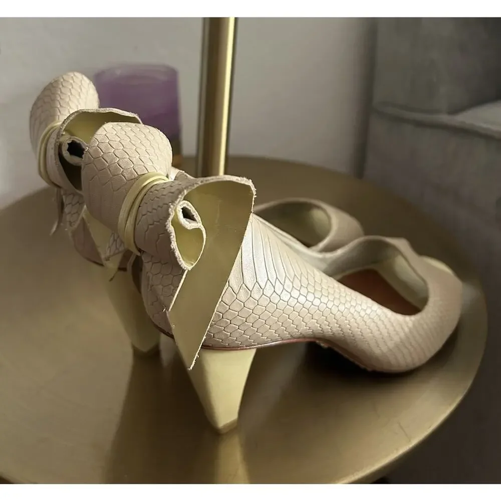 SCHUTZ embossed leather