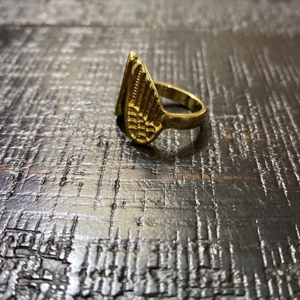 NWOT Size 6.5 Gold Tone Angel Wing Adjustable Ring!